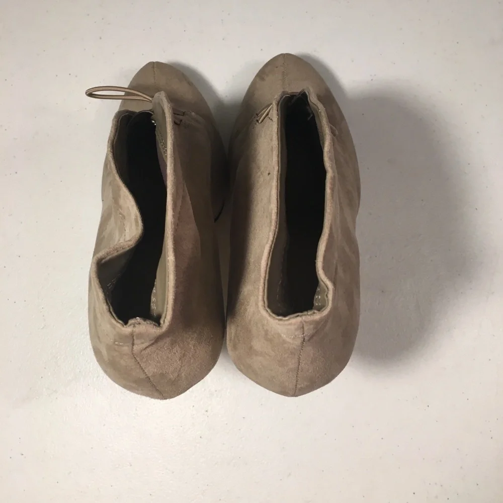 Apt 9 Booties Size 9M button